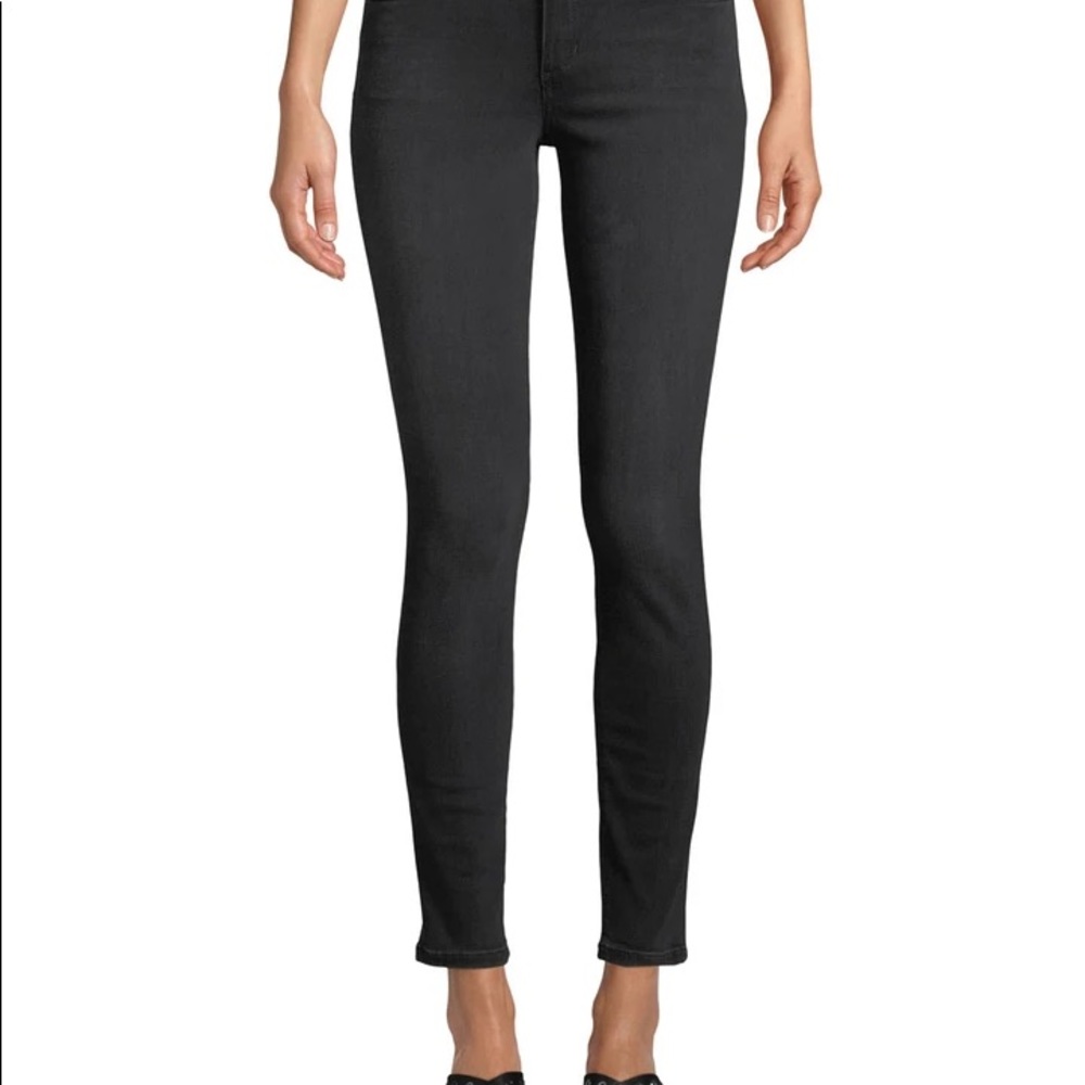 Joe’s Jeans “The Skinny” - size 28